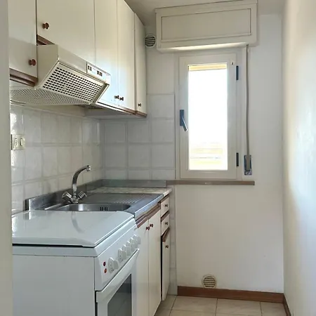 F005 - Fano, Con Terrazzo Vicino Al Mare