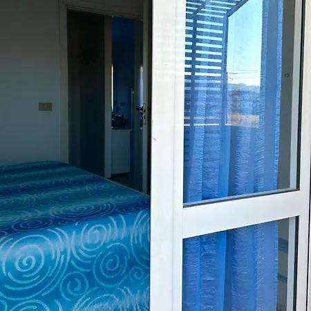F005 - Fano, Con Terrazzo Vicino Al Mare פאנו